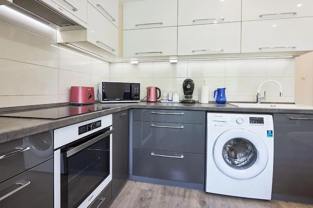 Apartment Zoe Apartman, Koezponthoz Koezel Debrecen